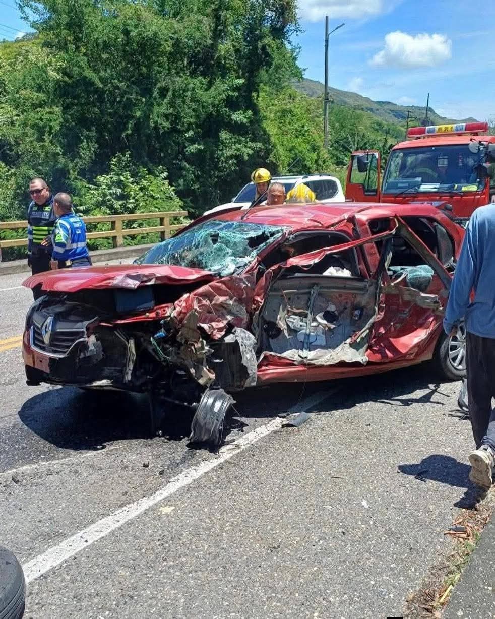 Fuerte accidente de tránsito en Honda deja varios lesionados