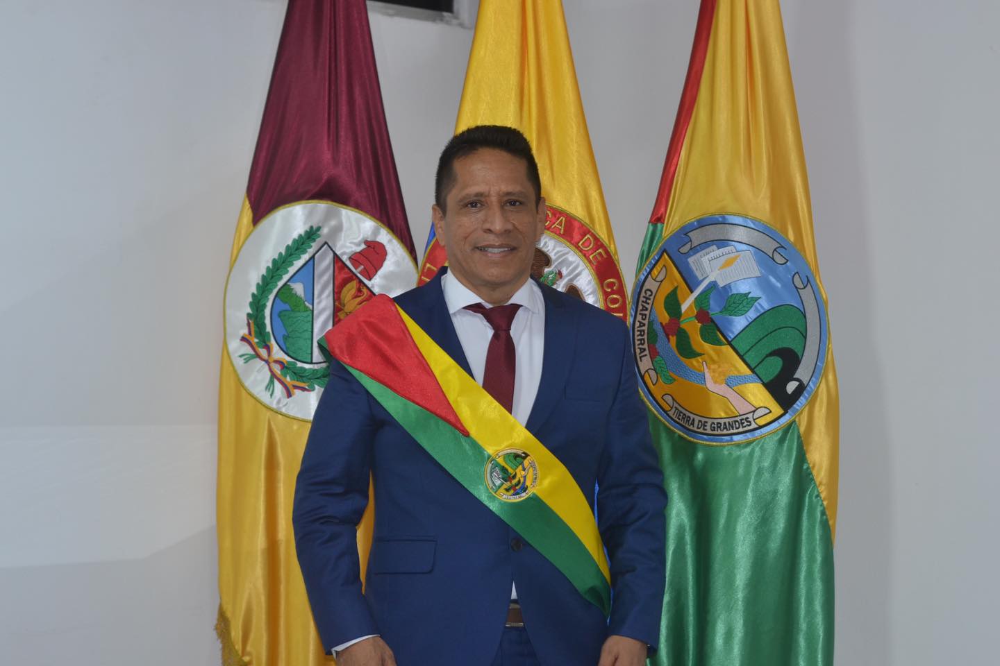 Alcalde de Chaparral pide renuncia a todo su gabinete