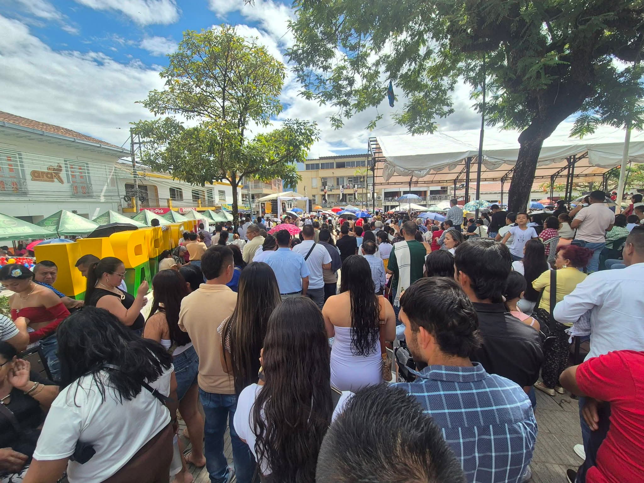 Indignación en Chaparral: Denuncian cobros abusivos y boicot a concierto en caseta de fiestas