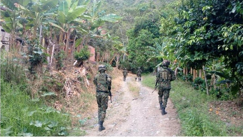 Ejército refuerza ofensiva en el sur del Tolima tras ataques con drones y explosivos