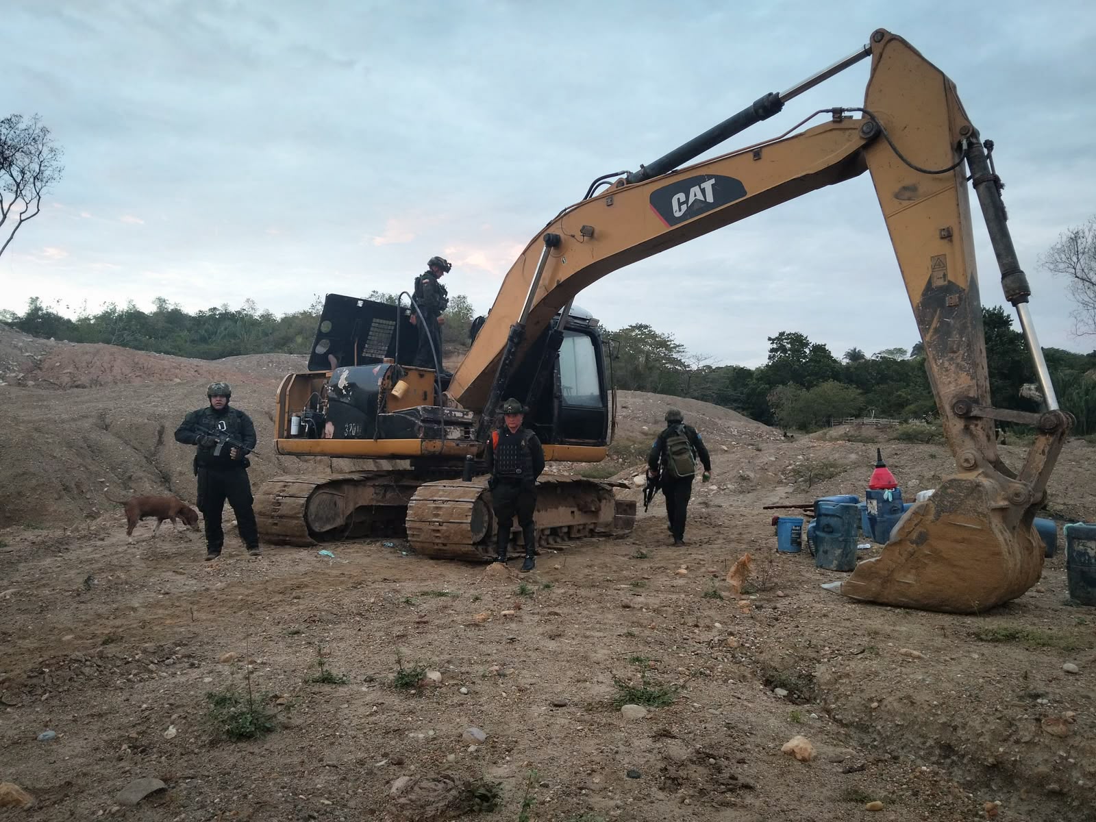 Cortolima y la Policía frenan devastación ecológica por minería ilegal en zona protectora de Chaparral