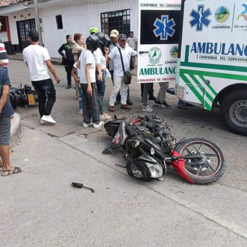 Choque entre dos motocicletas deja dos heridos en Chaparral