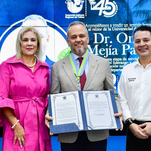 Cortolima reconoce al rector Omar Mejía con máxima distinción ambiental