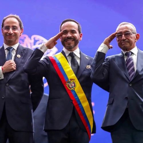 De La Espriella asume la Presidencia junto a su esposa