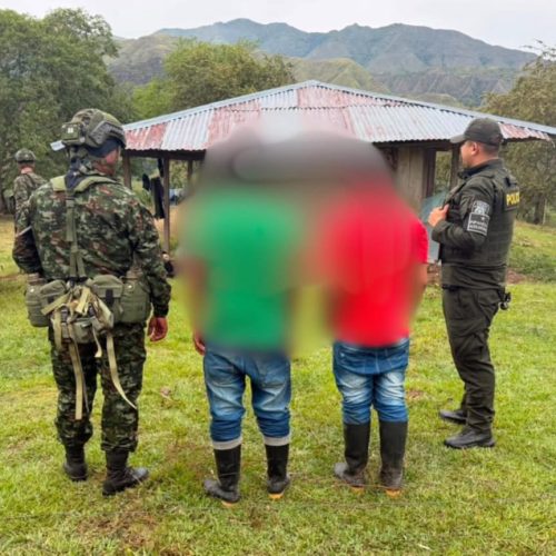 Recuperan a dos adolescentes presuntamente reclutados por grupo armado en Chaparral