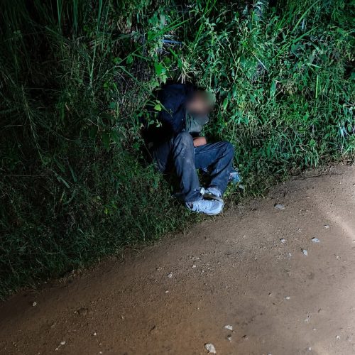 Preocupación en San Pablo por hallazgo de joven tendido a un costado de la vía