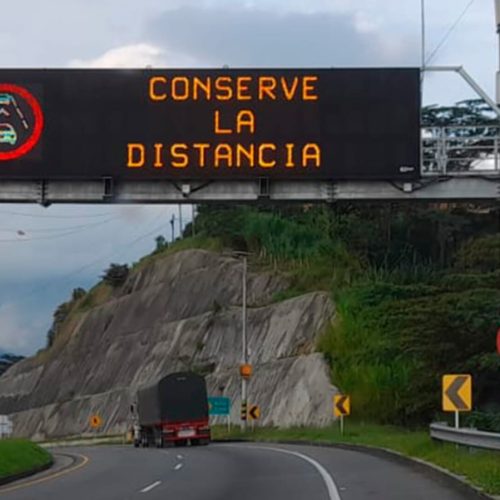 Freno al transporte pesado en puentes festivos en Colombia