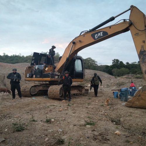 Cortolima y la Policía frenan devastación ecológica por minería ilegal en zona protectora de Chaparral