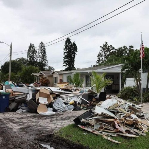 Huracán Milton golpea Florida: Más de 1 millón de desplazados y devastadoras consecuencias