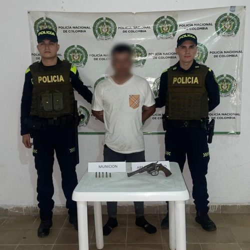 Guardia Indígena y Policía de Tolima Capturan a Sujeto con Arma de Fuego en Coyaima, Vereda Yaberco.