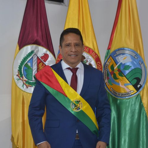 Alcalde de Chaparral pide renuncia a todo su gabinete