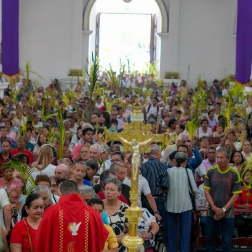 Chaparral vivió un multitudinario inicio de la Semana Santa con el Domingo de Ramos